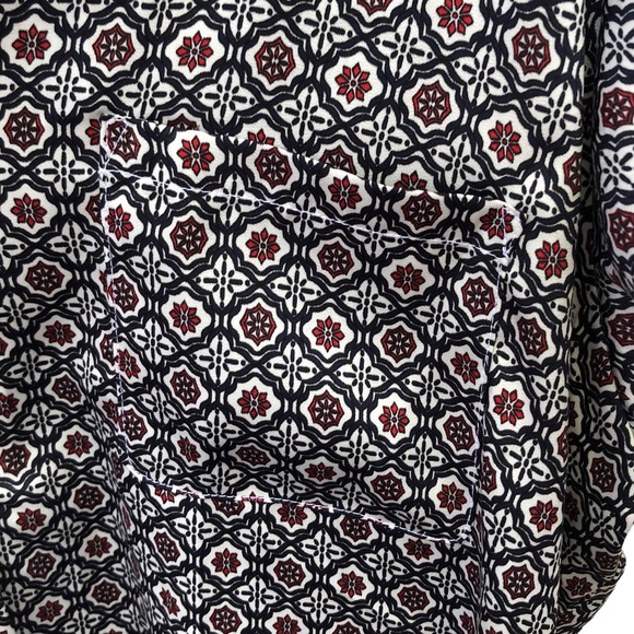 Liz Claiborne Red & Black Patterned Blouse size Large - Picture 2 of 7